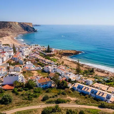 Carraig Praia Da Luz